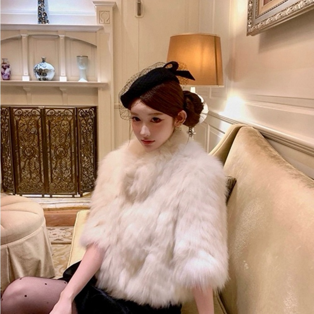 Elegant New Authentic New Saga Fox Fur Coat Jacket White Silver size S M